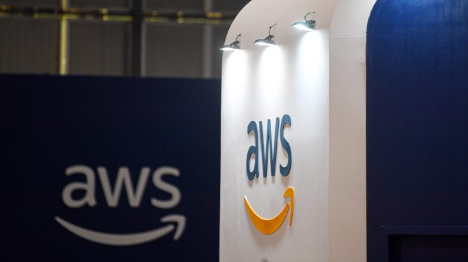 Amazon Bentuk Tim Baru di AWS untuk Kembangkan AI Agen Otomatisasi