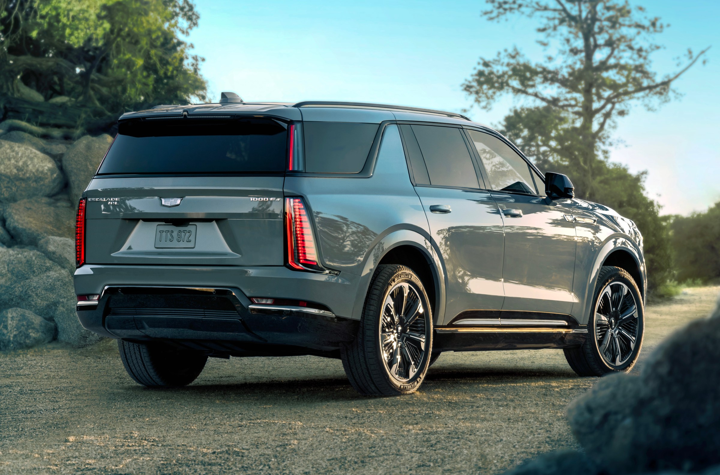 Cadillac Escalade IQL: SUV Listrik Terpanjang dengan Ruang dan Jangkauan Lebih