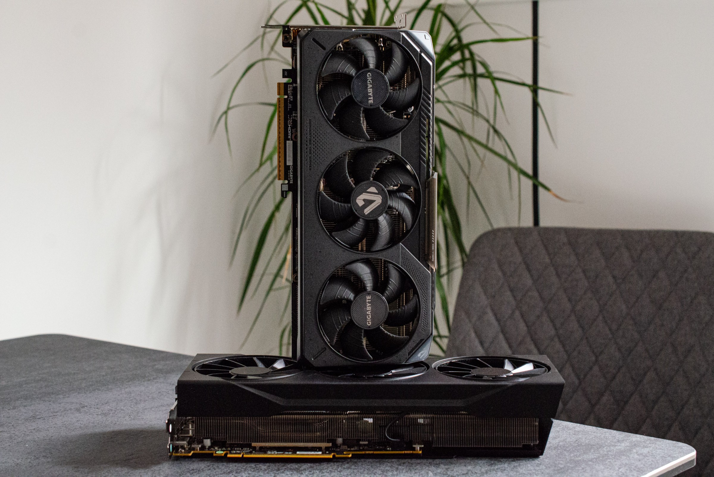 AMD Radeon RX 9070 Seri Tantang Nvidia di Pasar GPU Midrange dengan Harga Kompetitif