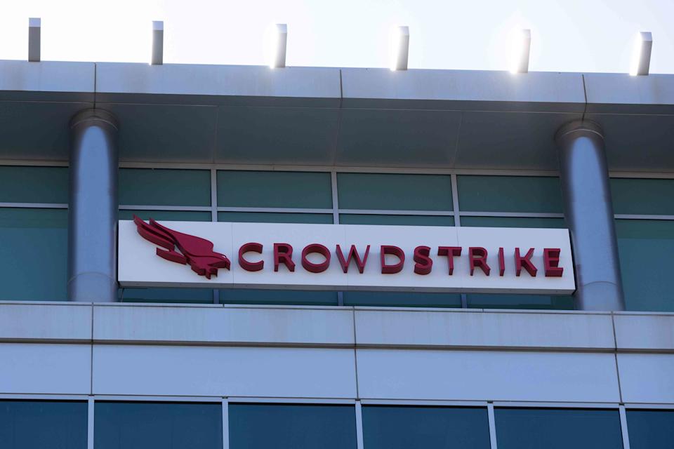Penurunan Saham CrowdStrike Jadi Peluang Beli Menurut Para Analis
