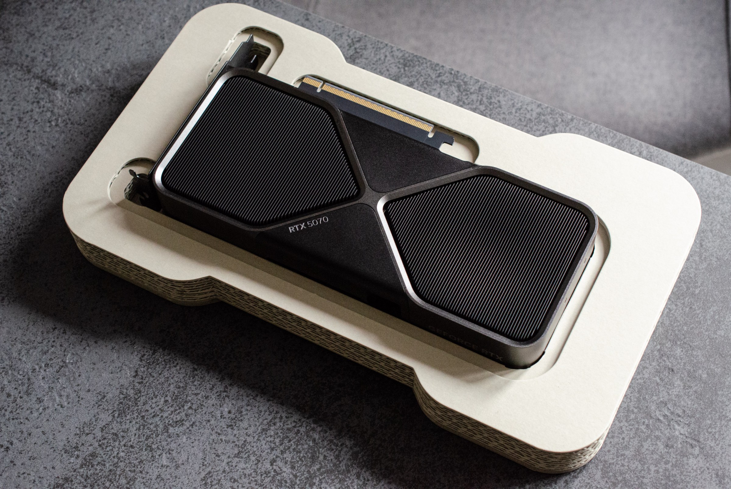 Nvidia Tegaskan GPU Laptop Seri RTX 50 Tidak Kekurangan Unit Render