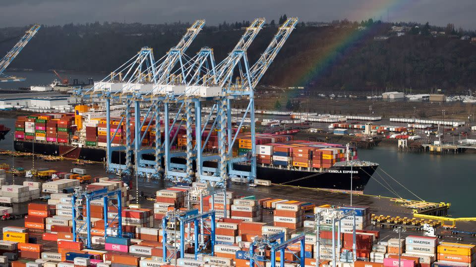 Trump Tunda Tarif USMCA, Meredam Ketegangan Perdagangan dengan Meksiko dan Kanada