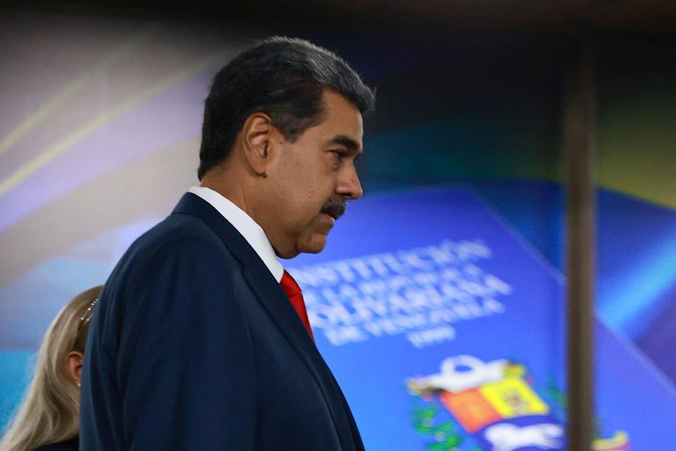 Trump Perintahkan Chevron Hentikan Operasi di Venezuela Tekan Maduro