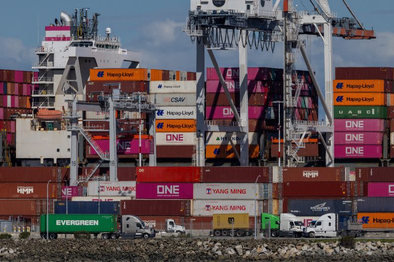 Rencana Trump Picu Krisis Logistik Global karena Tarif Tinggi Kapal China