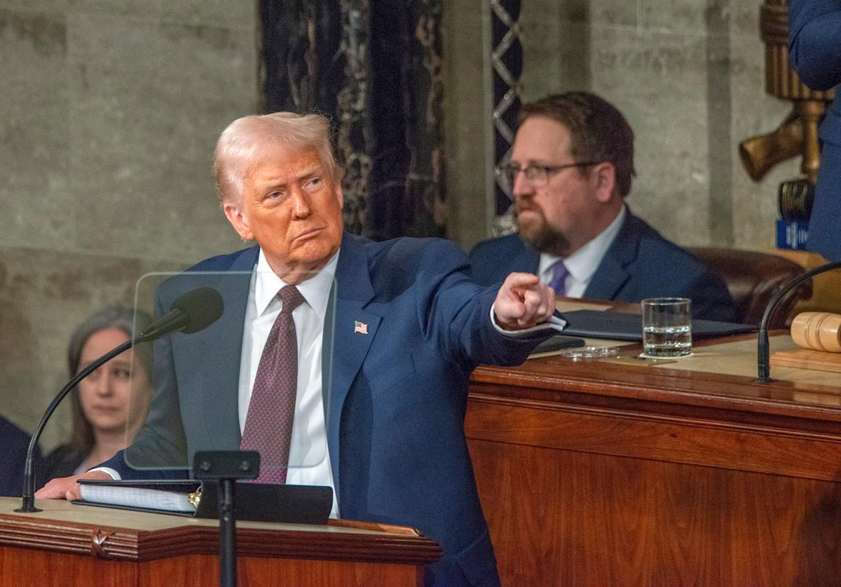 Waspadai Risiko Besar dari Tarif Trump: Kerugian Pasar dan Perusahaan Meluas