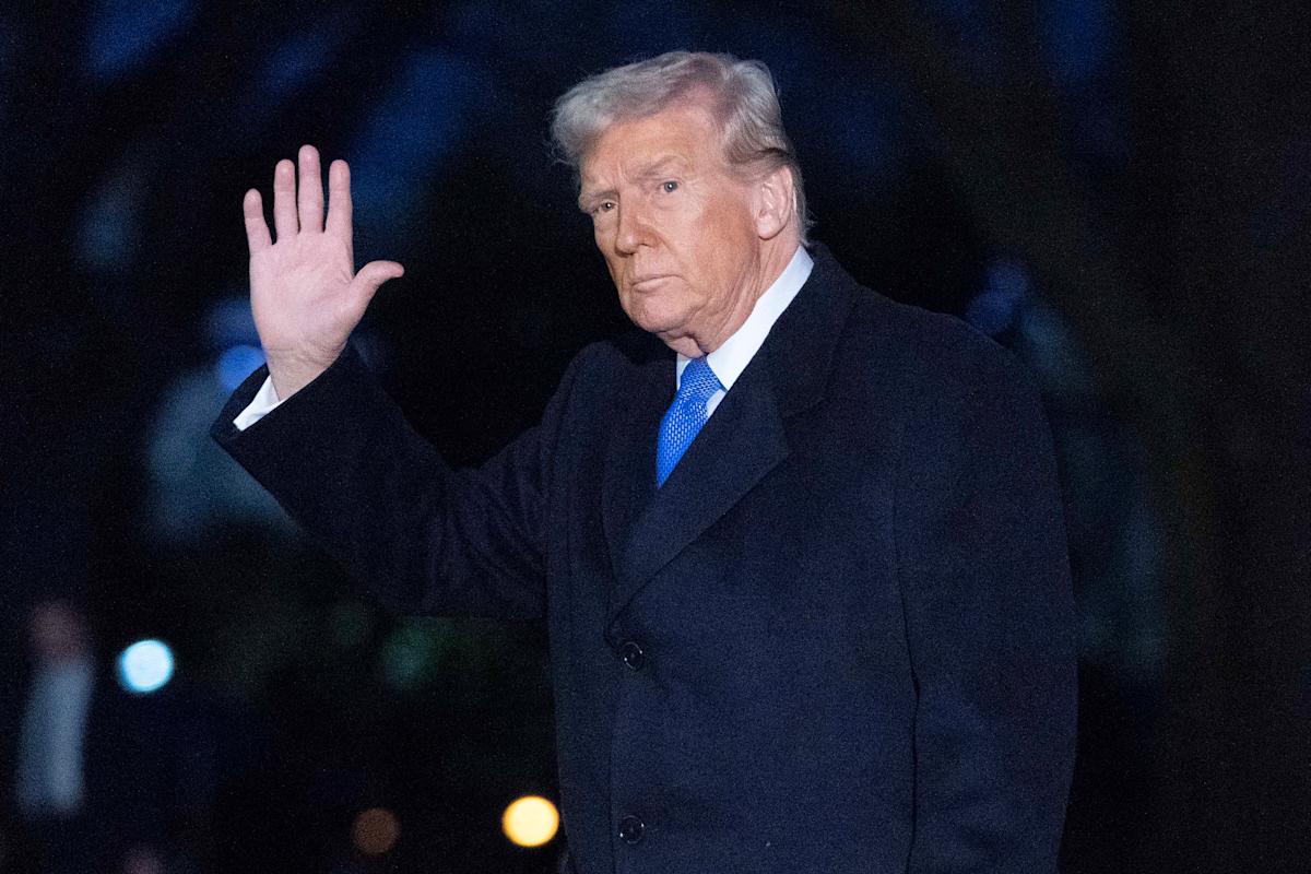 Dampak Kebijakan Perdagangan Trump: Risiko Resesi dan Tantangan Ekonomi AS