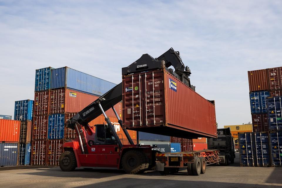 Korea Selatan Bersiap Hadapi Dampak Tarif Baja 25% dari AS