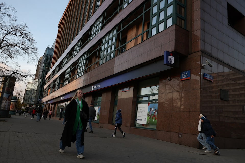 Keuntungan PKO BP Meroket 259% Tahun 2024 Meski Beban Hipotek Franc Swiss Berat