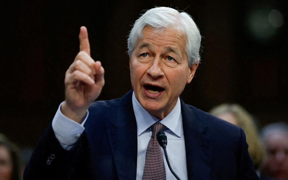 CEO JP Morgan Kritik Keras Penasihat Proxy Atas Kebijakan Keberagaman dan Dampaknya