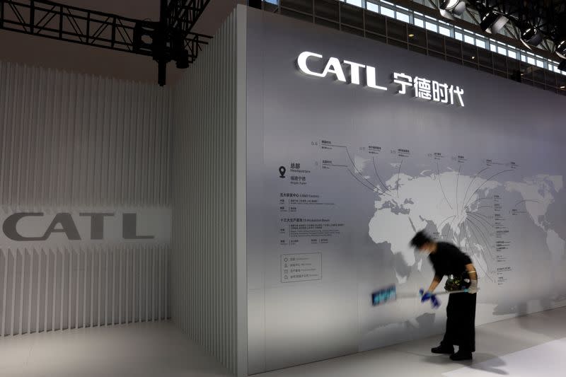 CATL Alami Pertumbuhan Laba Terlambat Karena Perang Harga Baterai EV di China