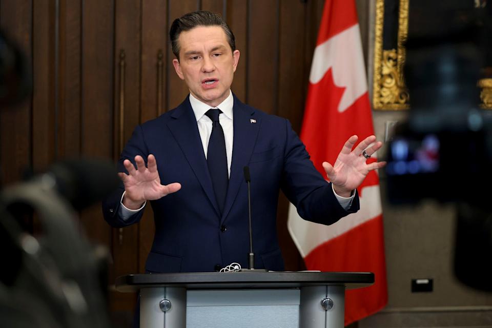 Pierre Poilievre Kritik Keras Rekam Jejak Ekonomi Mark Carney Jelang Pemilu Kanada