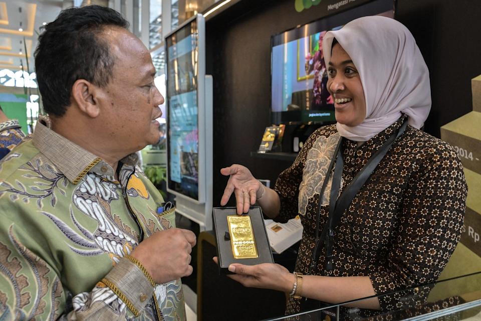 Kenapa Harga Emas Naik dan Risiko Bagi Investor Kecil di Tengah Ketegangan Perdagangan