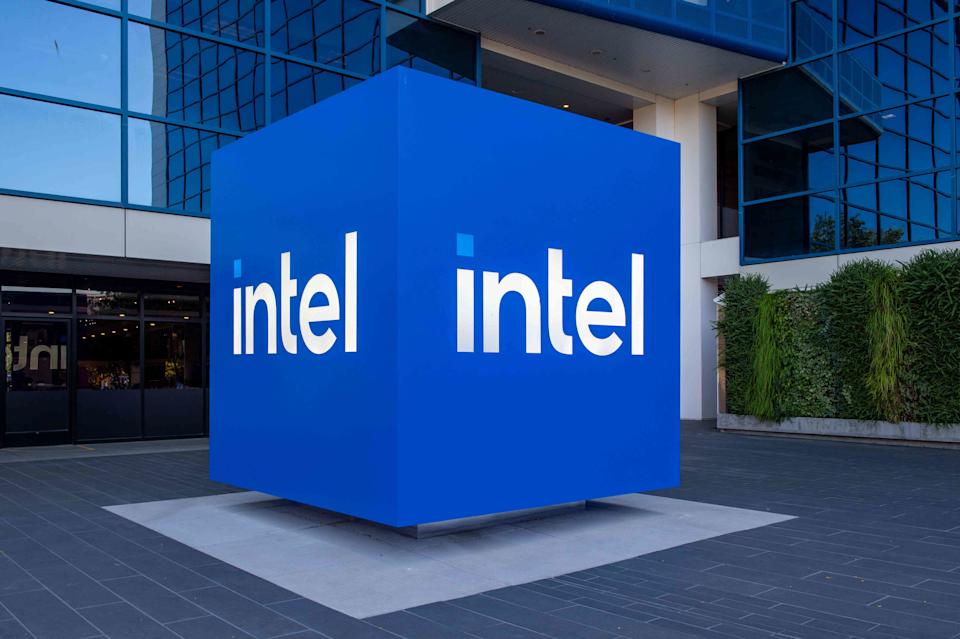 Intel Naik Tajam Setelah Tunjuk CEO Baru dan Rumor Kerjasama Foundry