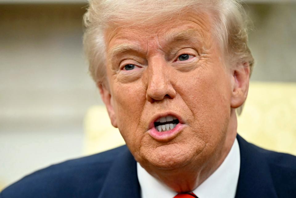 Dampak Negatif Tarif Trump: Ekonomi AS Terjebak dalam Krisis dan Ketidakpastian