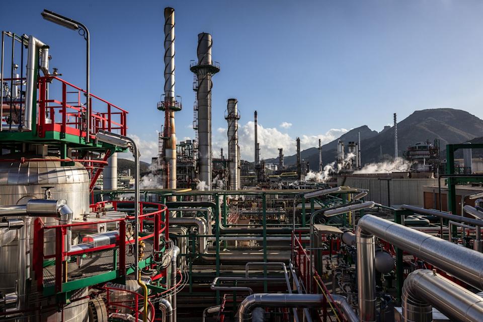 Goldman Sachs Turunkan Perkiraan Harga Minyak Akibat Tarif dan Produksi OPEC