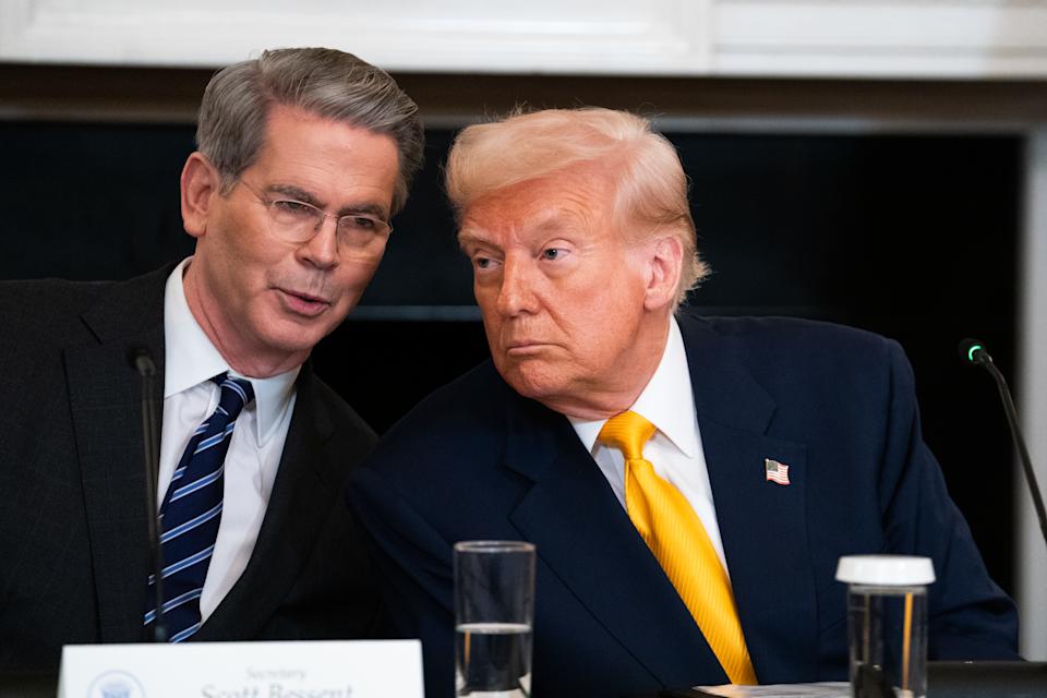 Trump dan Perang Tarif: Tanda Bahaya Bagi Pasar Saham dan Investor