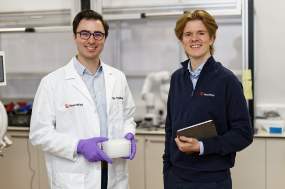 ReactWise Gunakan AI Mempercepat Proses Pembuatan Obat Hingga 30 Kali Lebih Cepat