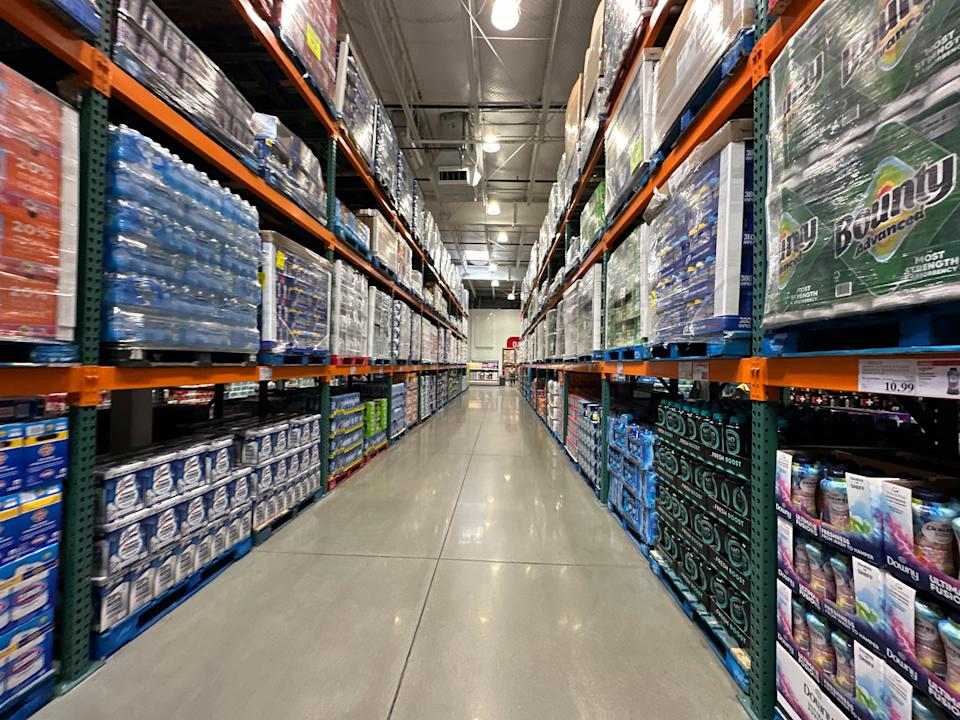 Penjualan Ritel AS Melambat: Apa Artinya untuk Ekonomi 2025?