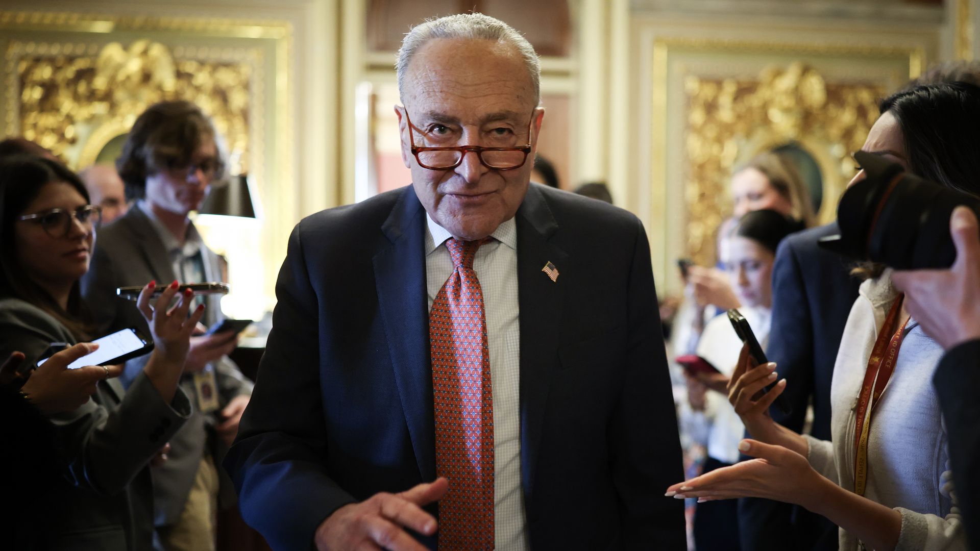 Chuck Schumer dan Senat AS Hindari Shutdown Lewat Persetujuan Anggaran Sementara