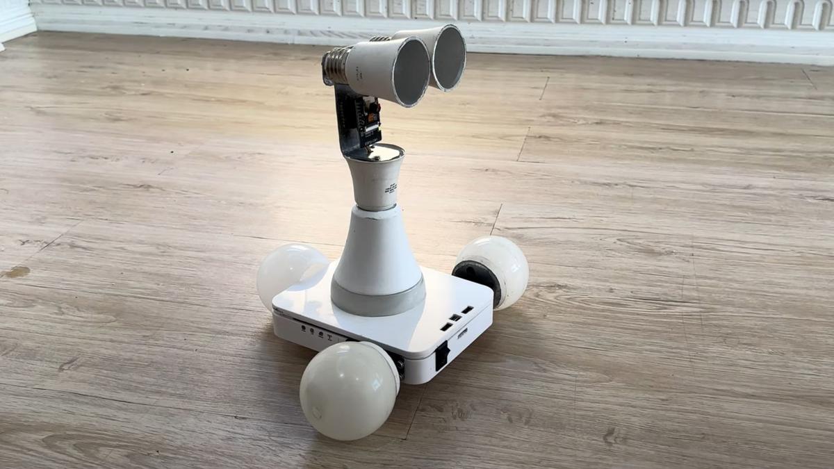 Esghati: Robot Ramah Lingkungan dari Limbah untuk Belajar Teknologi Mudah