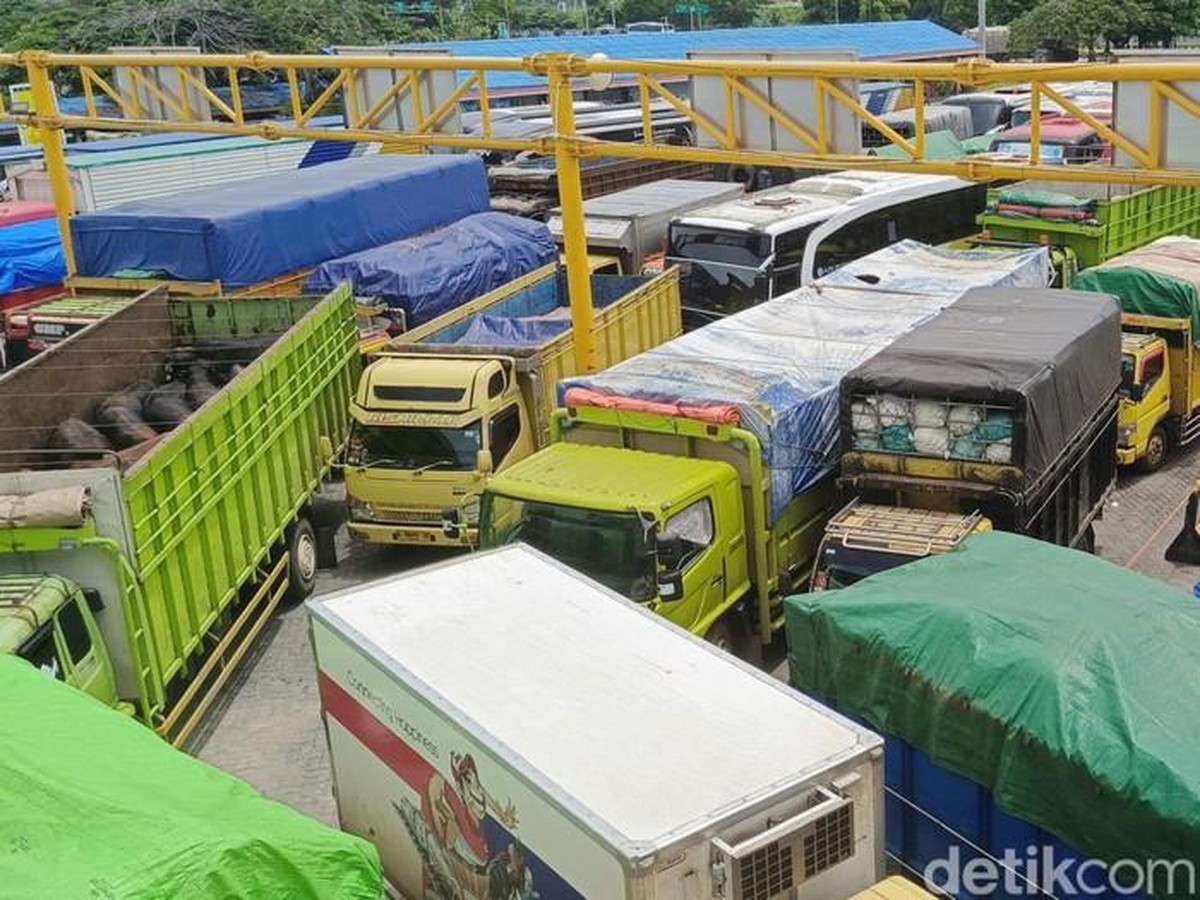 Aptrindo Mogok Kerja Tuntut Revisi Pembatasan Truk Selama Lebaran 2025
