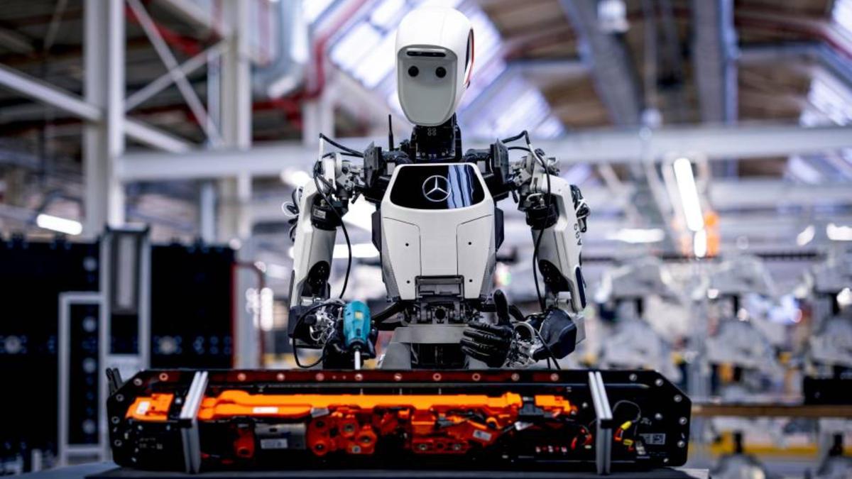 Mercedes-Benz Integrasikan Robot Humanoid dan AI untuk Efisiensi Produksi
