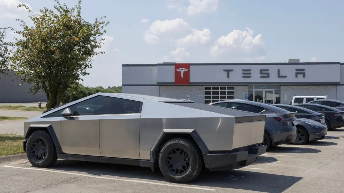 Recall Besar-besaran Cybertruck Tesla Karena Panel Bisa Lepas Saat Jalan
