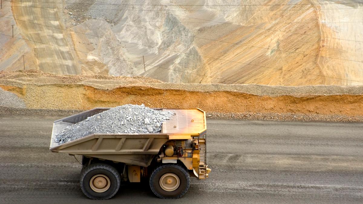 Trump Gunakan Undang-Undang Perang untuk Percepat Produksi Mineral Kritis AS