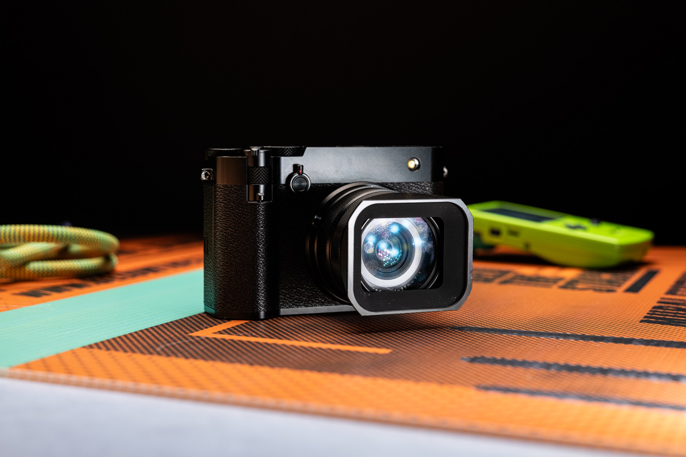 Fujifilm GFX100RF: Kamera Medium Format dengan Dial Aspek Rasio dan 102MP Inovatif