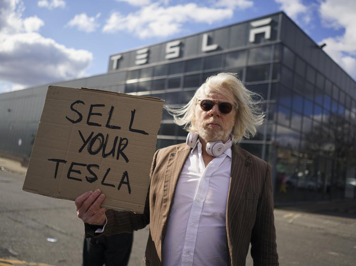Aksi Protes Besar-Besaran Picu Penurunan Saham Tesla Hingga 48%