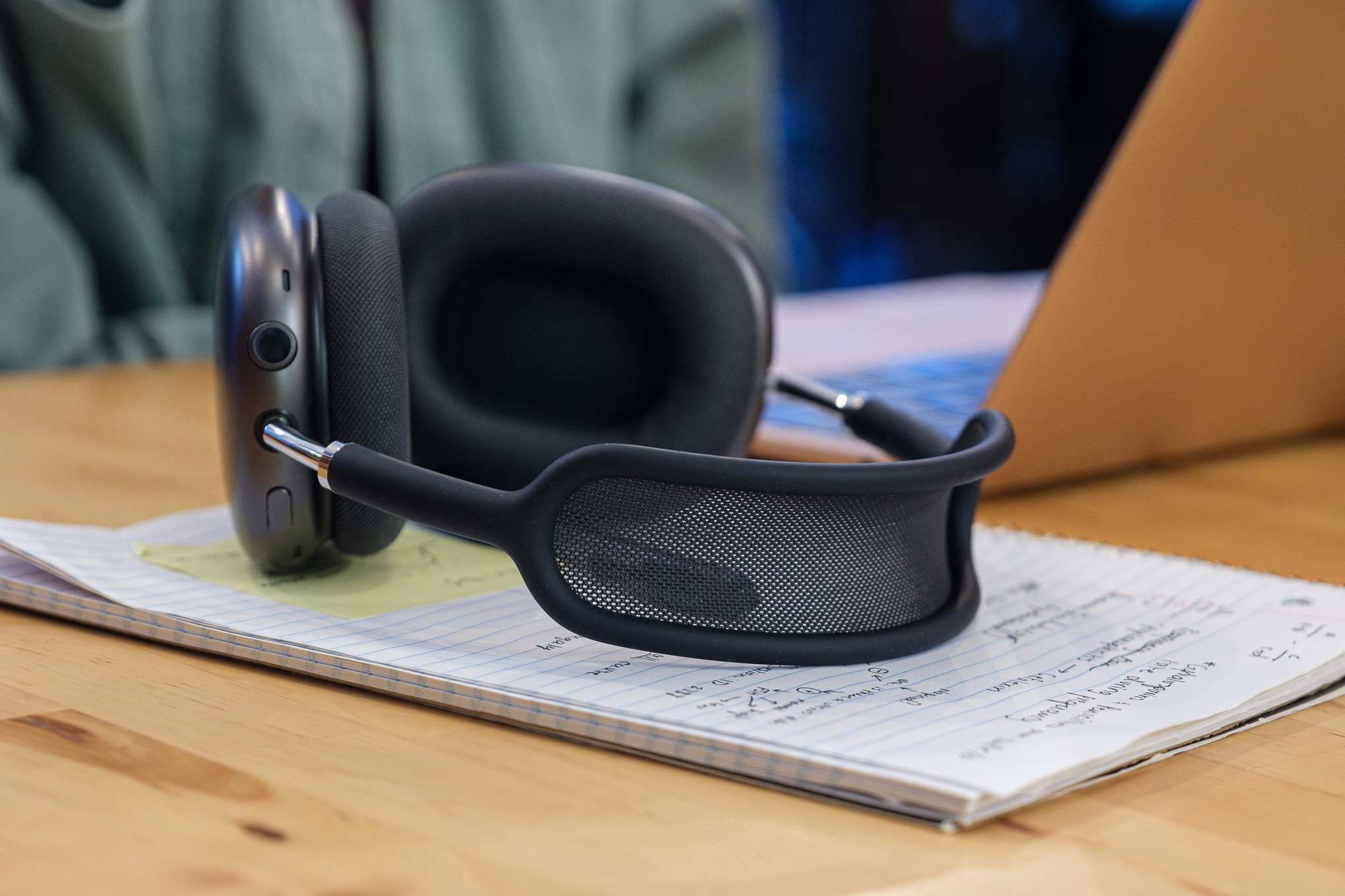 Apple Bawa Audio Lossless Berkualitas Tinggi ke AirPods Max dengan USB-C