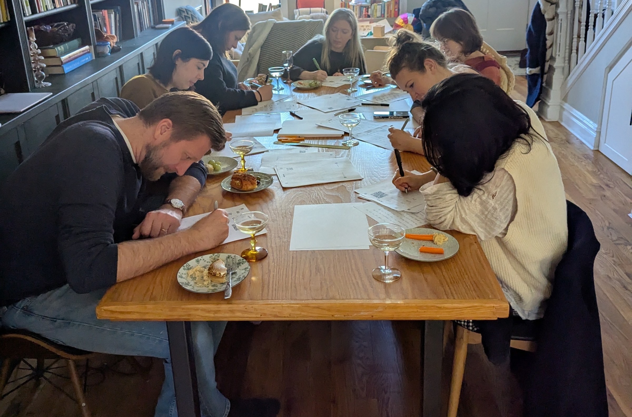 Mudah dan Murah: Cara Kristen Radtke Mengubah Tulisan Tangan Jadi Font Digital