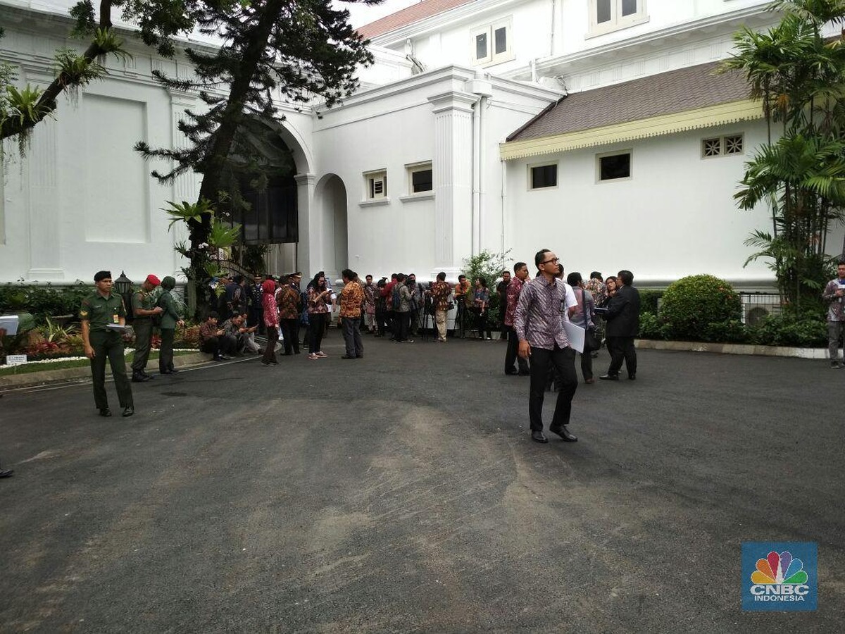 Penyebab Anjloknya IHSG dan Cara Pemerintah Stabilkan Pasar Modal Indonesia