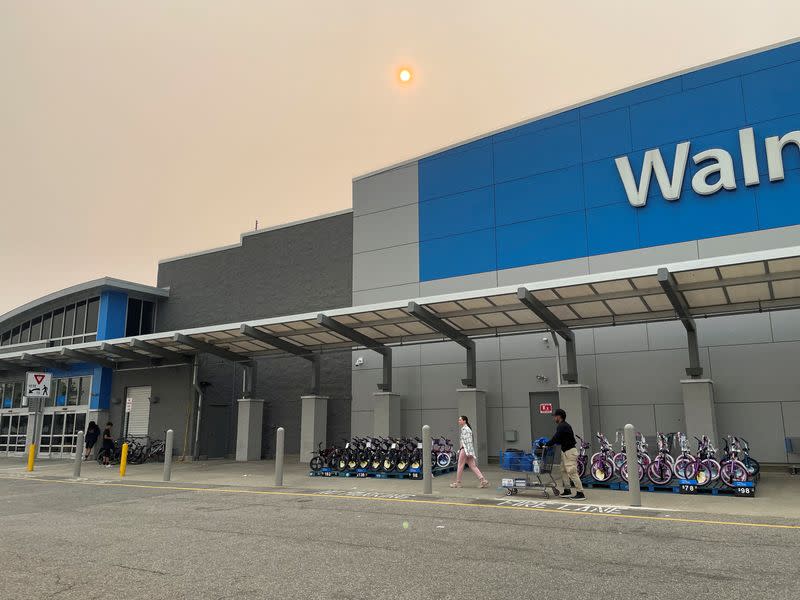 Amerika Serikat: Konsumen Mulai Berhemat Akibat Tekanan Ekonomi dan Harga Tinggi