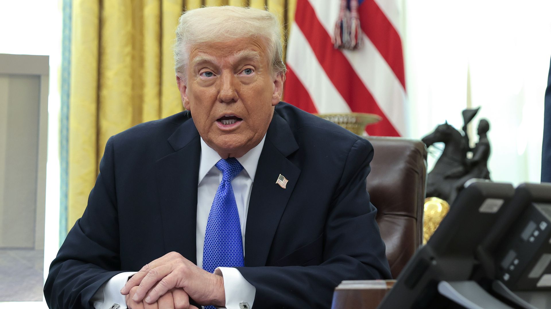 Pejabat Trump Gunakan Signal untuk Diskusi Rahasia, Bocorkan Informasi Militer