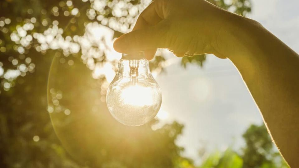 Canadian Solar Menghadapi Tantangan Industri Surya, Fokus ke Penyimpanan Energi