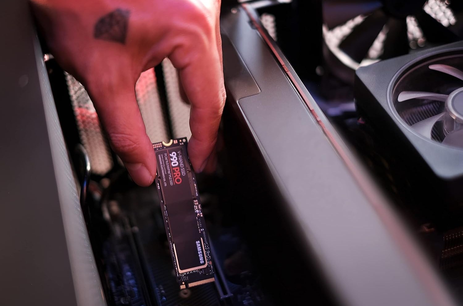 Kenapa SSD Samsung 990 Pro Gen 4 Masih Lebih Untung Dibanding 9100 Pro Gen 5