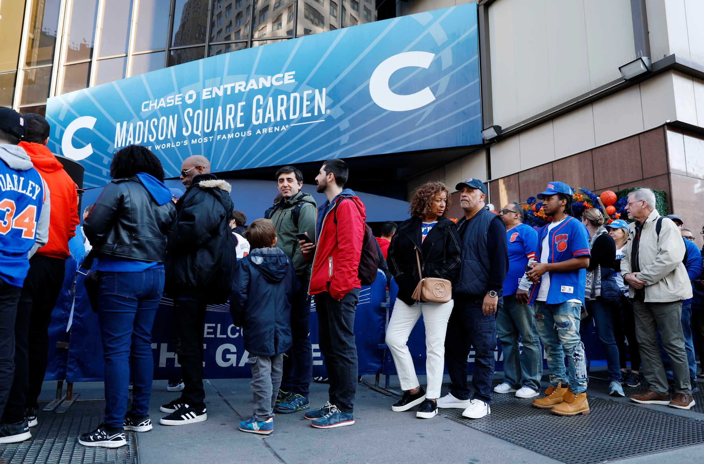 Penggunaan Pengenalan Wajah di MSG Bikin Penggemar Dilarang Masuk Seumur Hidup