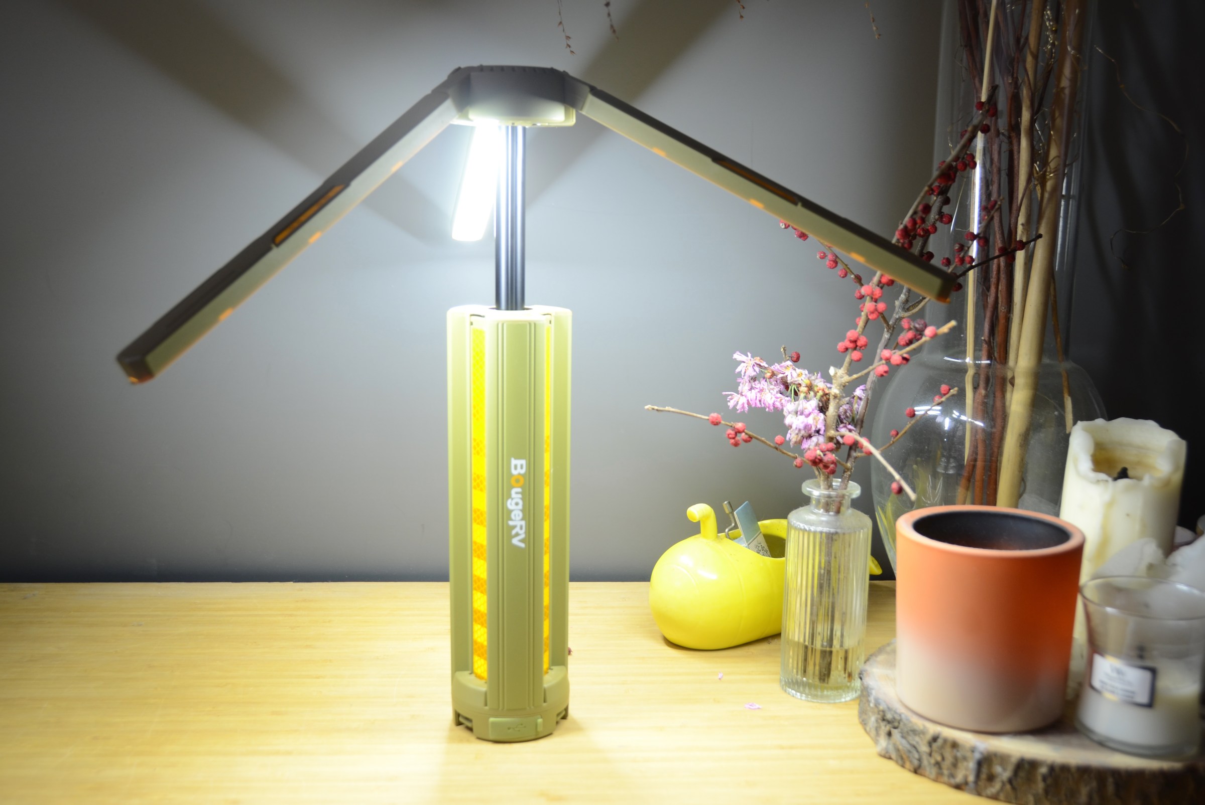 BougeRV Telescopic Camping Lantern: Lampu Serbaguna Terang dengan Harga Terjangkau