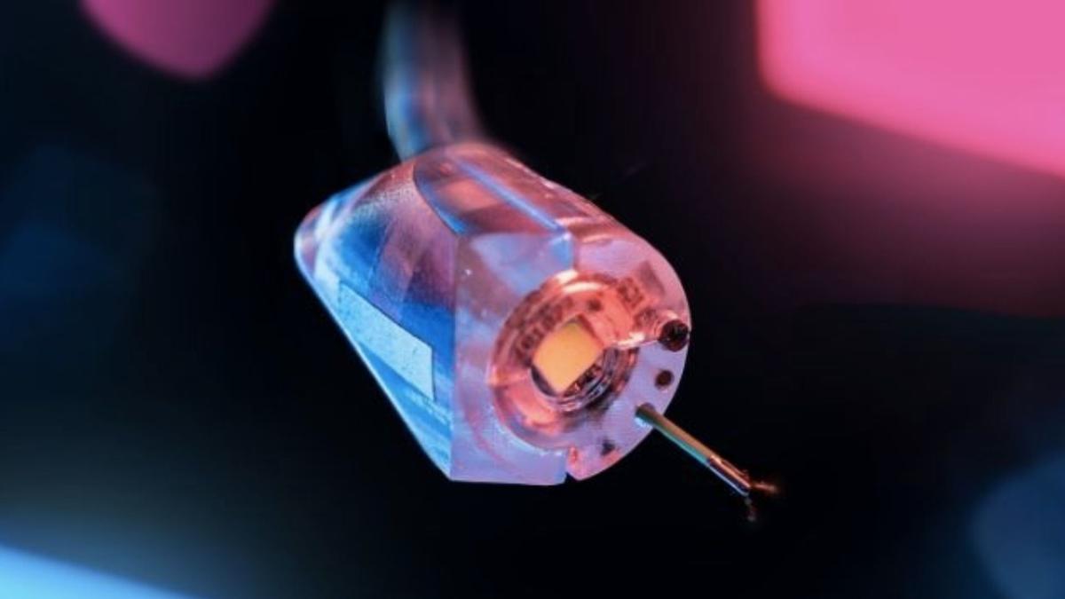 Robot Magnetik Mini Bantu Deteksi Kanker Dalam Saluran Pencernaan Dengan Ultrasound 3D