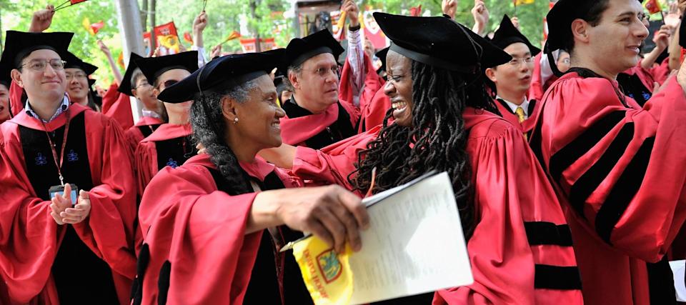 Harvard Perluas Bantuan Keuangan untuk Hemat Biaya Kuliah Keluarga Menengah