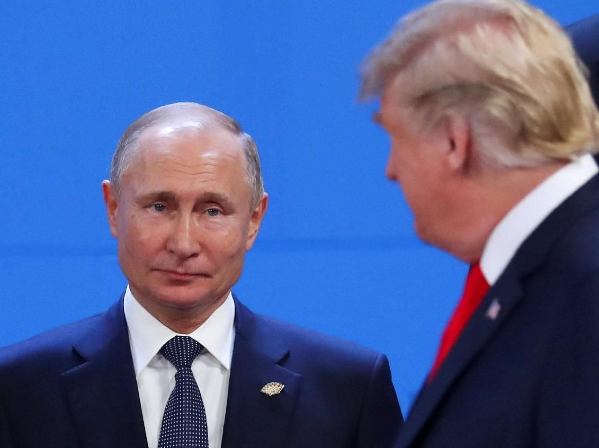 Harga Minyak Turun Meski Trump Ancam Tarif Pembeli Minyak Rusia