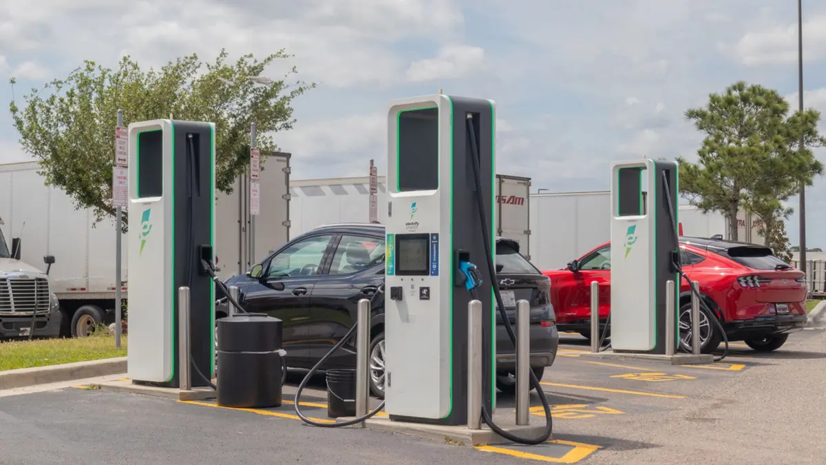 Inovasi Pengurangan Berat Kabel EV dengan Metode Pengelasan Hybrid Tembaga-Aluminium