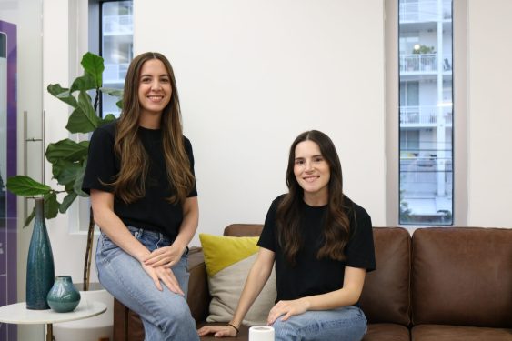 Ponte Labor: Jembatan Digital Bagi Imigran Hispanik Mencari Pekerjaan di AS