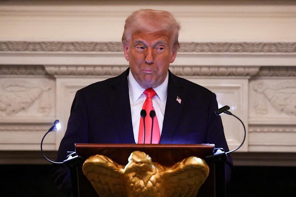 Kekhawatiran Pasar Saham Meningkat Menjelang Tarif Balasan Trump 2 April