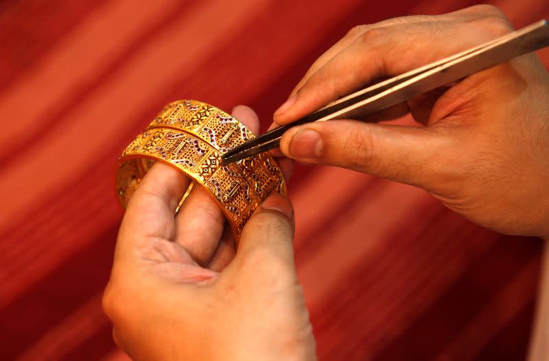 Harga Emas Meroket Rekor Baru di Atas Rp 50.98 ribu ($3.100) Akibat Ketegangan Geopolitik dan Tarif AS