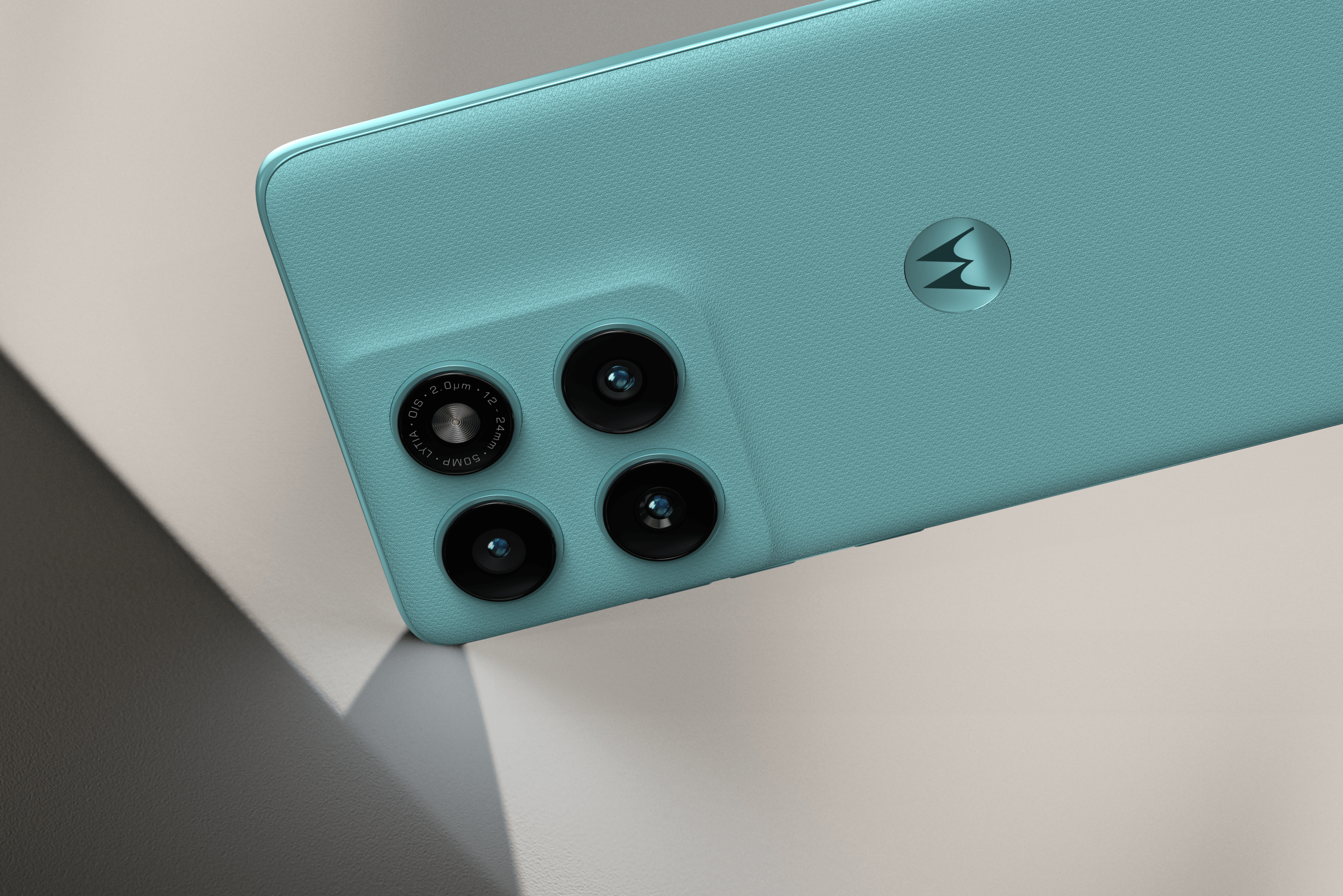 Motorola Edge 60 Fusion: Ponsel Midrange Unik dengan Finishing Kanvas dan Harga Terjangkau