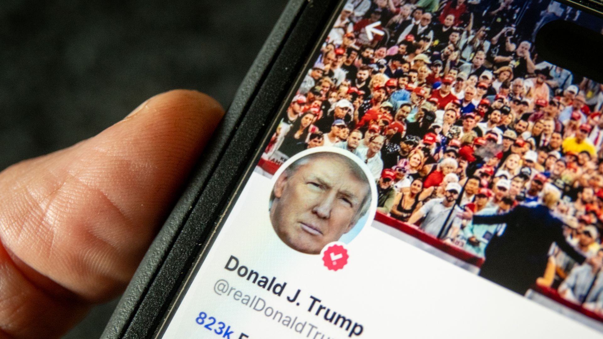 Trump Media Ajukan Penjualan Saham Besar, Saham Truth Social Turun