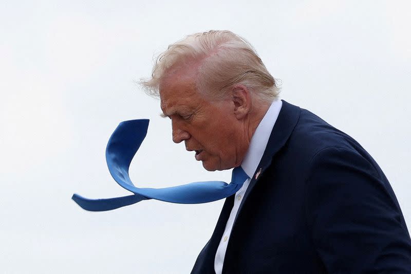 Hedge Fund Kurangi Risiko di Tengah Ketegangan Tarif Perdagangan Trump