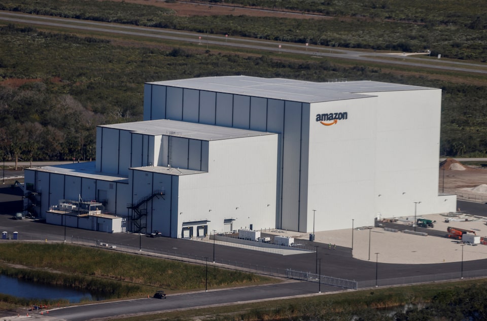 Amazon Mulai Peluncuran Satelit Pertama Kuiper untuk Saingi Starlink